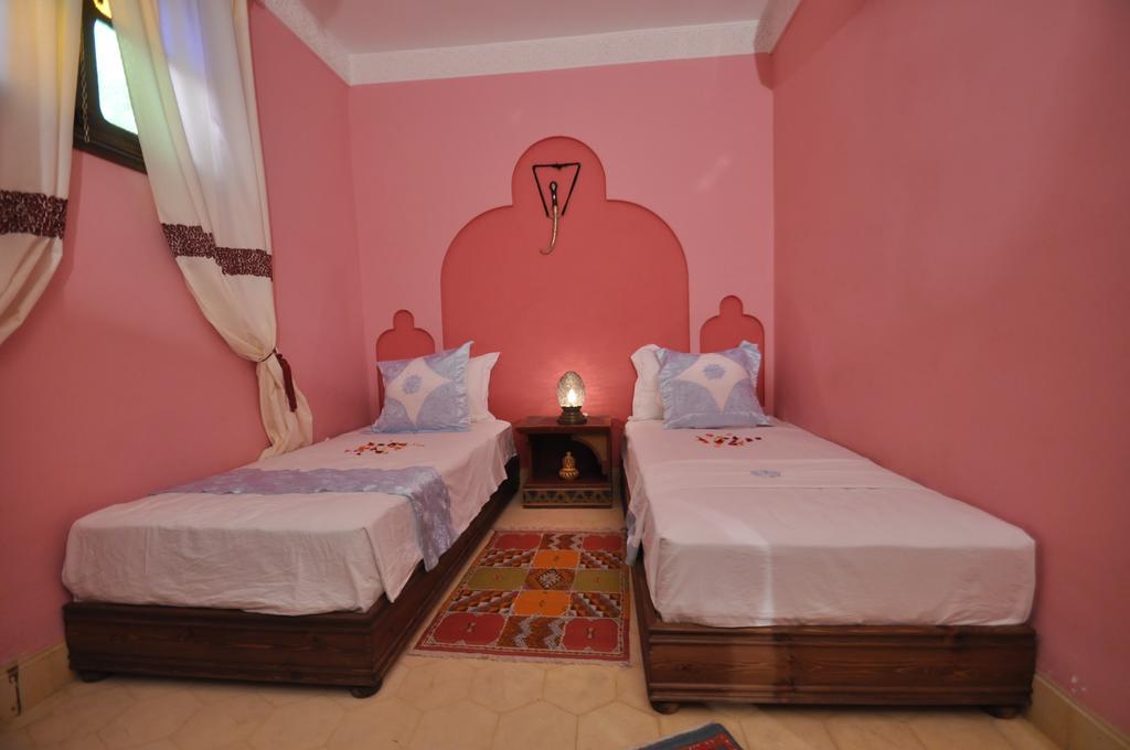 Riad La Famille Marrakesch Exterior foto