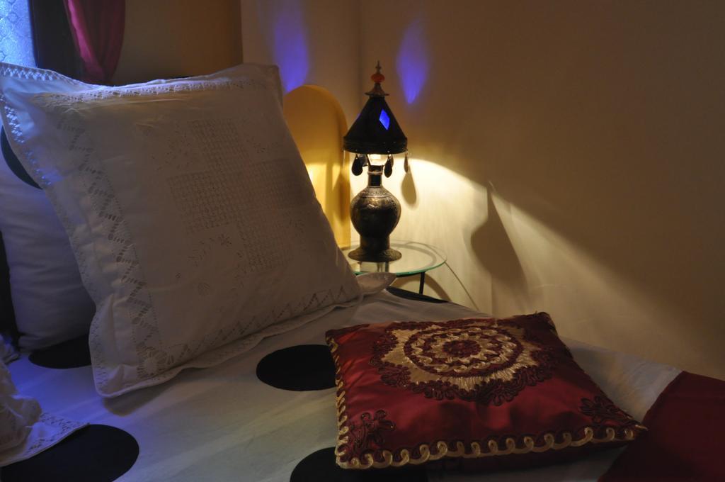 Riad La Famille Marrakesch Zimmer foto