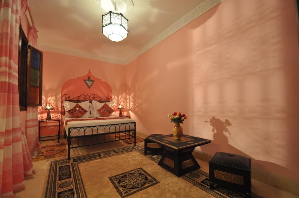 Riad La Famille Marrakesch Exterior foto
